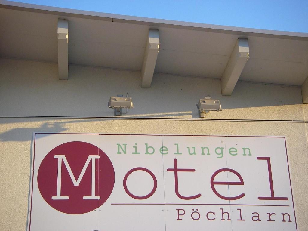 Nibelungenmotel Pöchlarn エクステリア 写真